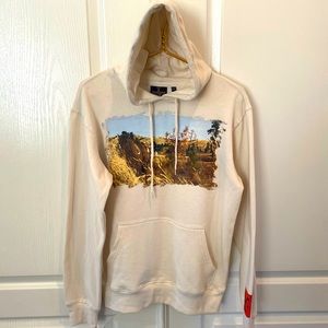 NWOT Yellowstone Hoodie Unisex S